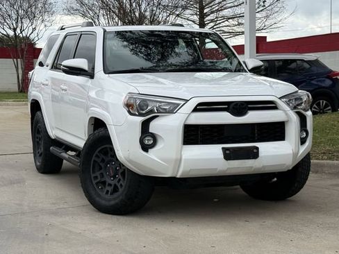 Used 2022 Toyota 4Runner SR5 Premium w/ Moonroof Package image 2