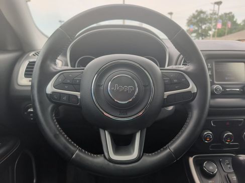 Used 2018 Jeep Compass Latitude AWD/4WD image 11