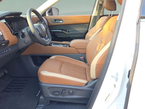 New 2026 Nissan Pathfinder SL FWD image 6