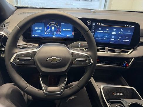 New 2026 Chevrolet Equinox LT w/ Convenience Package II image 16