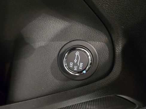 Used 2024 Chevrolet TrailBlazer LT w/ Convenience Package image 30