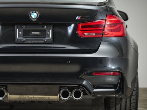 Used 2018 BMW M3 RWD image 20