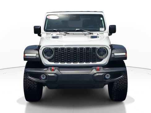 Used 2025 Jeep Wrangler Unlimited Rubicon AWD/4WD image 2