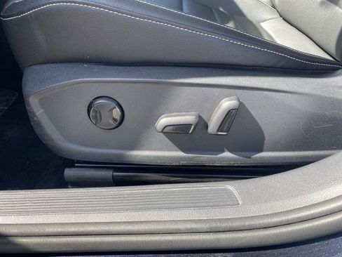 Used 2024 Volkswagen Jetta SE image 10