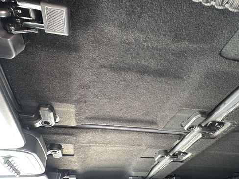 Used 2024 Ford Bronco Everglades image 11