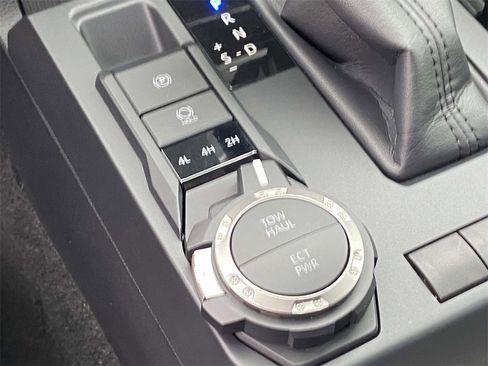 Used 2025 Toyota Tacoma SR5 image 25