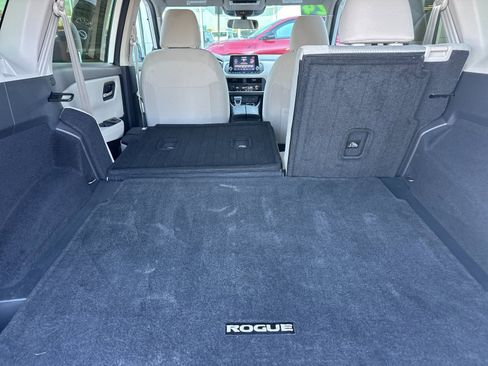 Used 2024 Nissan Rogue SV image 15