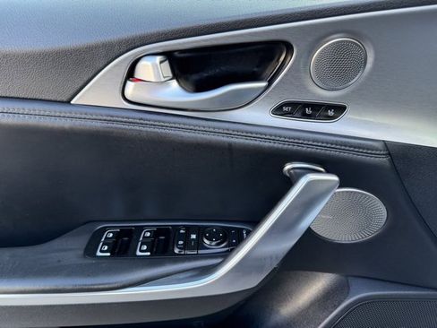 Used 2019 Kia Stinger GT2 image 16