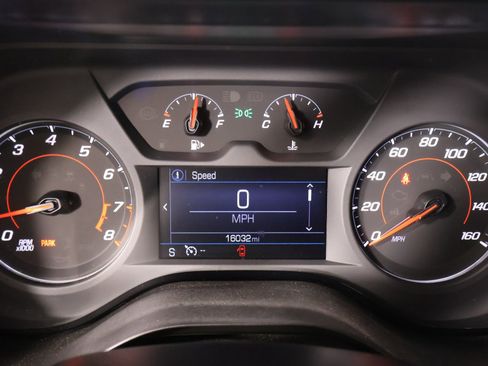 Used 2022 Chevrolet Camaro LT w/ RS Package image 4