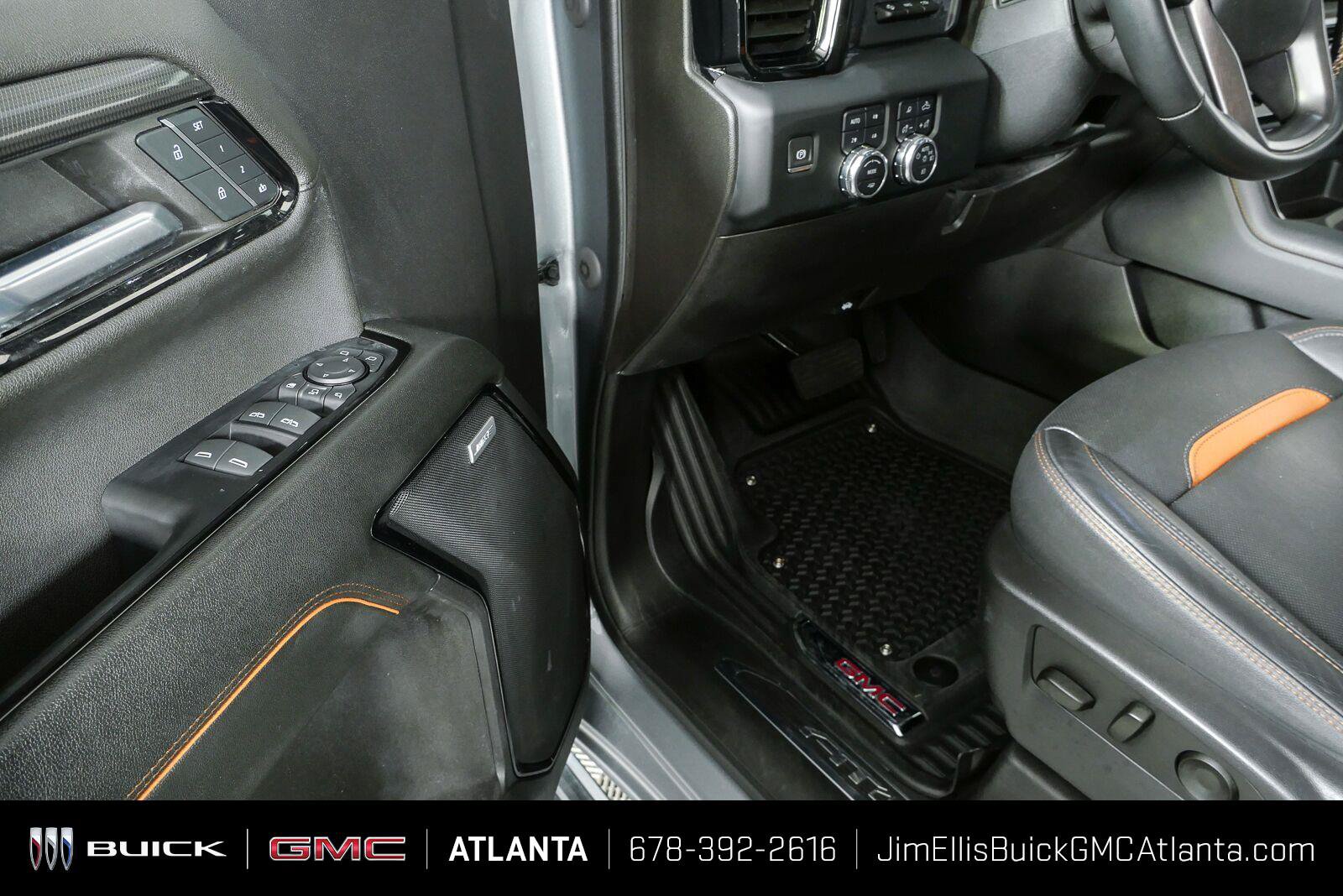 Used 2024 GMC Sierra 2500 AT4 w/ AT4 Premium Plus Package AWD/4WD image 9