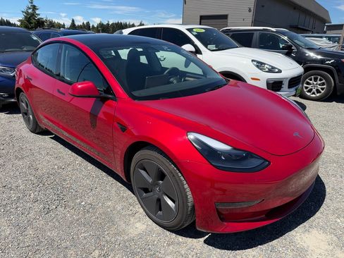 Used 2023 Tesla Model 3 Standard Range RWD image 4