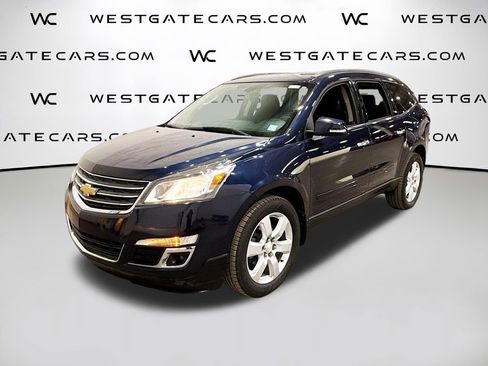 Used 2016 Chevrolet Traverse LT w/ Style and Technology Package image 1