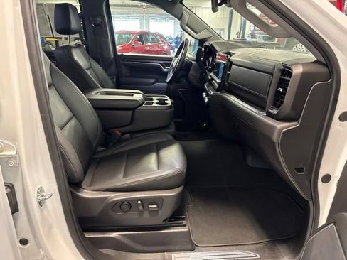 Used 2024 GMC Sierra 1500 SLT AWD/4WD image 18