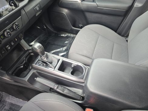 Used 2018 Toyota Tacoma TRD Off-Road image 25