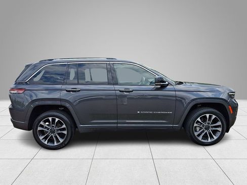 Used 2023 Jeep Grand Cherokee Overland AWD/4WD image 8