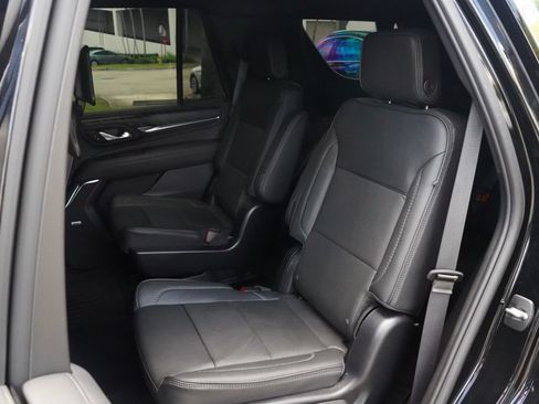 Used 2024 GMC Yukon Denali w/ Advanced Technology Package AWD/4WD image 17