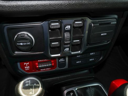 Used 2024 Jeep Wrangler Unlimited Sport AWD/4WD image 21