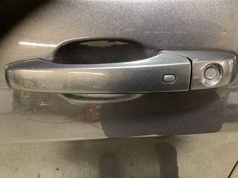 Used 2021 Jeep Grand Cherokee Laredo image 14