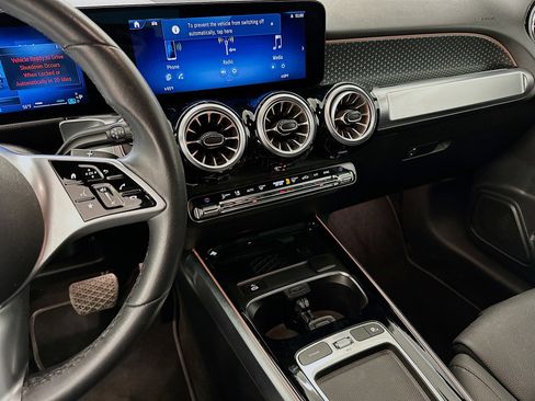 Used 2025 Mercedes-Benz GLB 250 GLB 250 image 25