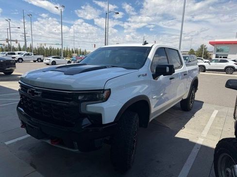 Used 2023 Chevrolet Silverado 1500 ZR2 AWD/4WD image 2