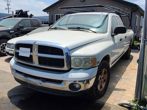Used 2004 Dodge Ram 1500 Truck SLT w/ Trailer Tow Group RWD image 2