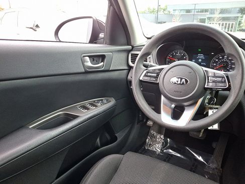 Used 2020 Kia Optima LX image 14