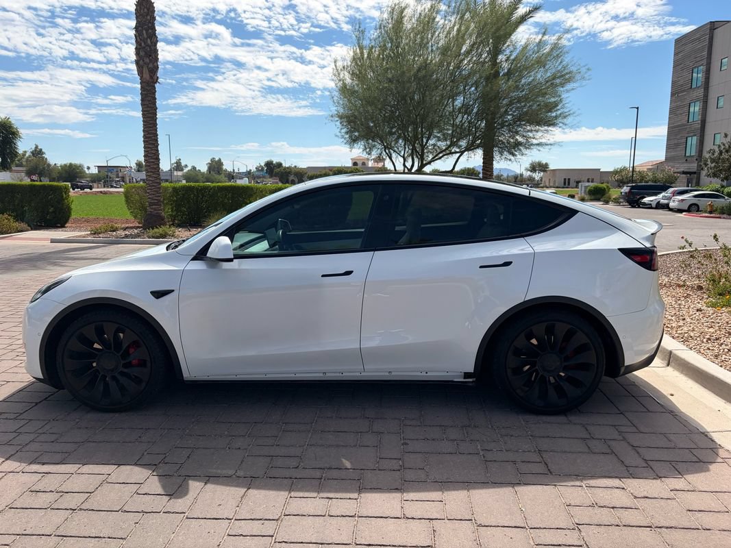 Used 2022 Tesla Model Y Performance AWD/4WD image 5