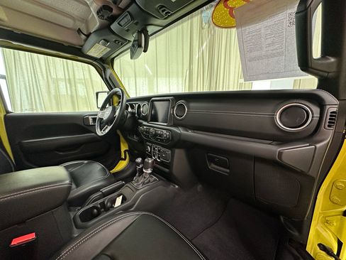 Used 2023 Jeep Wrangler Sahara w/ Cold Weather Group AWD/4WD image 17