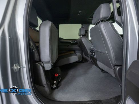Used 2025 Chevrolet Silverado 1500 High Country w/ Technology Package AWD/4WD image 39