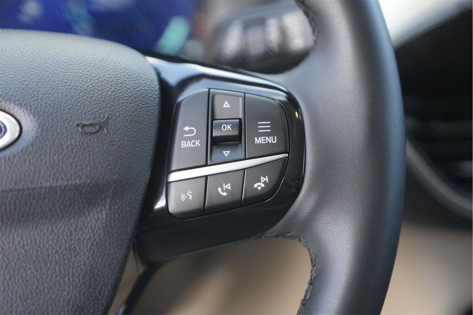Used 2022 Ford Escape SEL w/ Technology Package FWD image 23