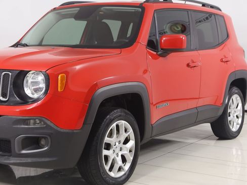 Used 2017 Jeep Renegade Latitude w/ Popular Equipment Group AWD/4WD image 45