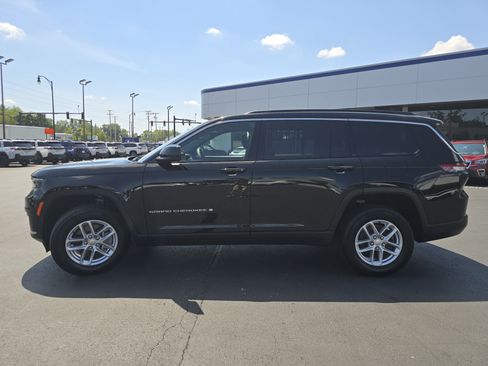 Used 2024 Jeep Grand Cherokee L Laredo AWD/4WD image 4