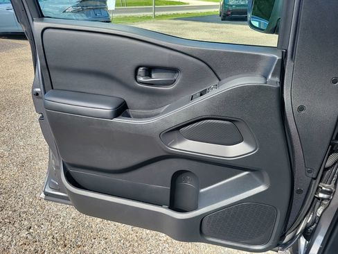 Used 2025 Nissan Frontier S RWD image 25