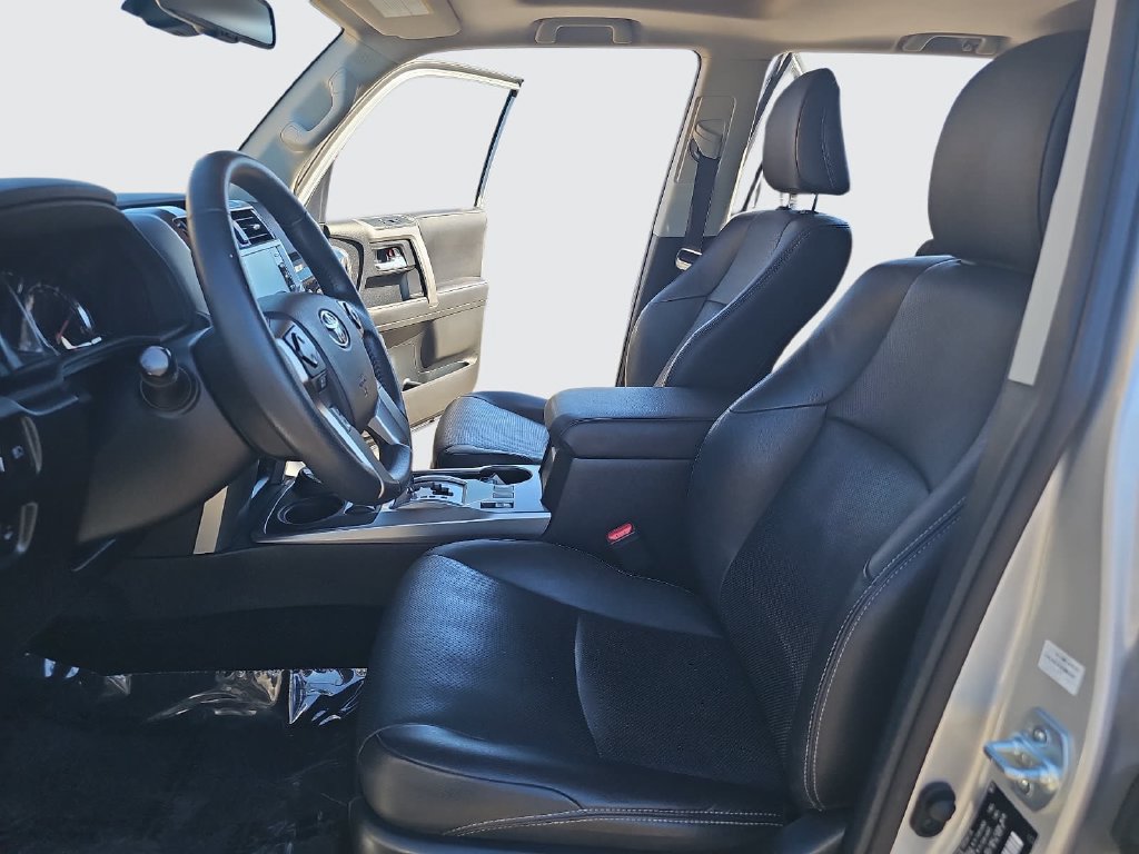 Used 2022 Toyota 4Runner Limited AWD/4WD image 15