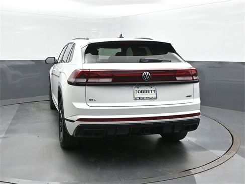 New 2025 Volkswagen Atlas Cross Sport SEL R-Line image 8