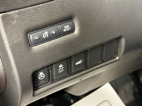 Used 2016 Nissan Murano S image 10