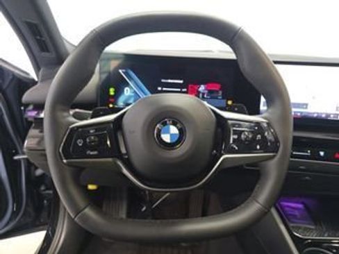 Used 2024 BMW 530i image 3