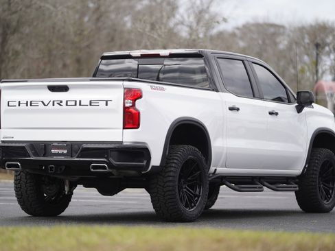 Used 2025 Chevrolet Silverado 1500 LT Trail Boss w/ LT Trail Boss Premium Package AWD/4WD image 51