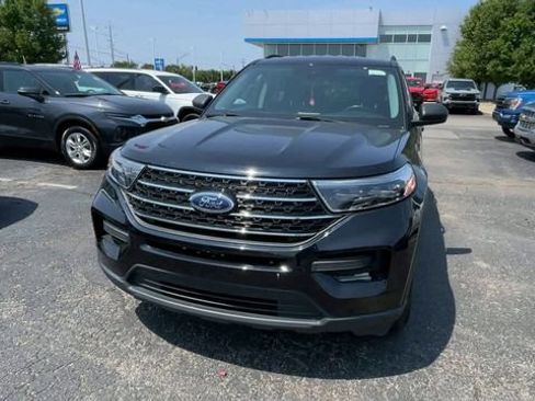 Used 2021 Ford Explorer XLT AWD/4WD image 5