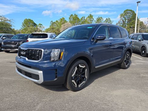 New 2025 Kia Telluride EX image 4
