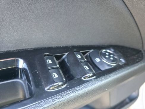 Used 2015 Ford Fusion SE image 13