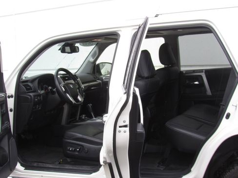Used 2023 Toyota 4Runner Limited AWD/4WD image 13