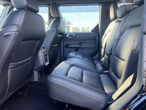 New 2025 Ford Bronco 4-Door image 5