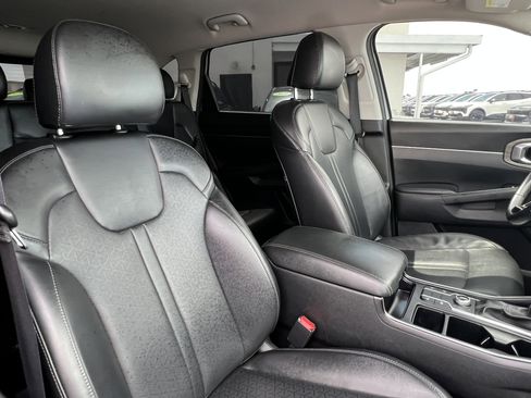 Used 2022 Kia Sorento S image 18