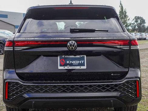 New 2026 Volkswagen Tiguan SE R-Line image 9