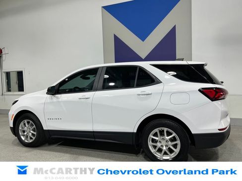 Used 2022 Chevrolet Equinox LS w/ LS Convenience Package image 7