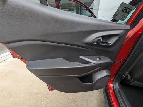 Used 2024 Chevrolet Trax LT w/ Driver Confidence Package image 33