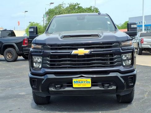 Used 2024 Chevrolet Silverado 2500 Custom w/ Custom Value Package AWD/4WD image 2