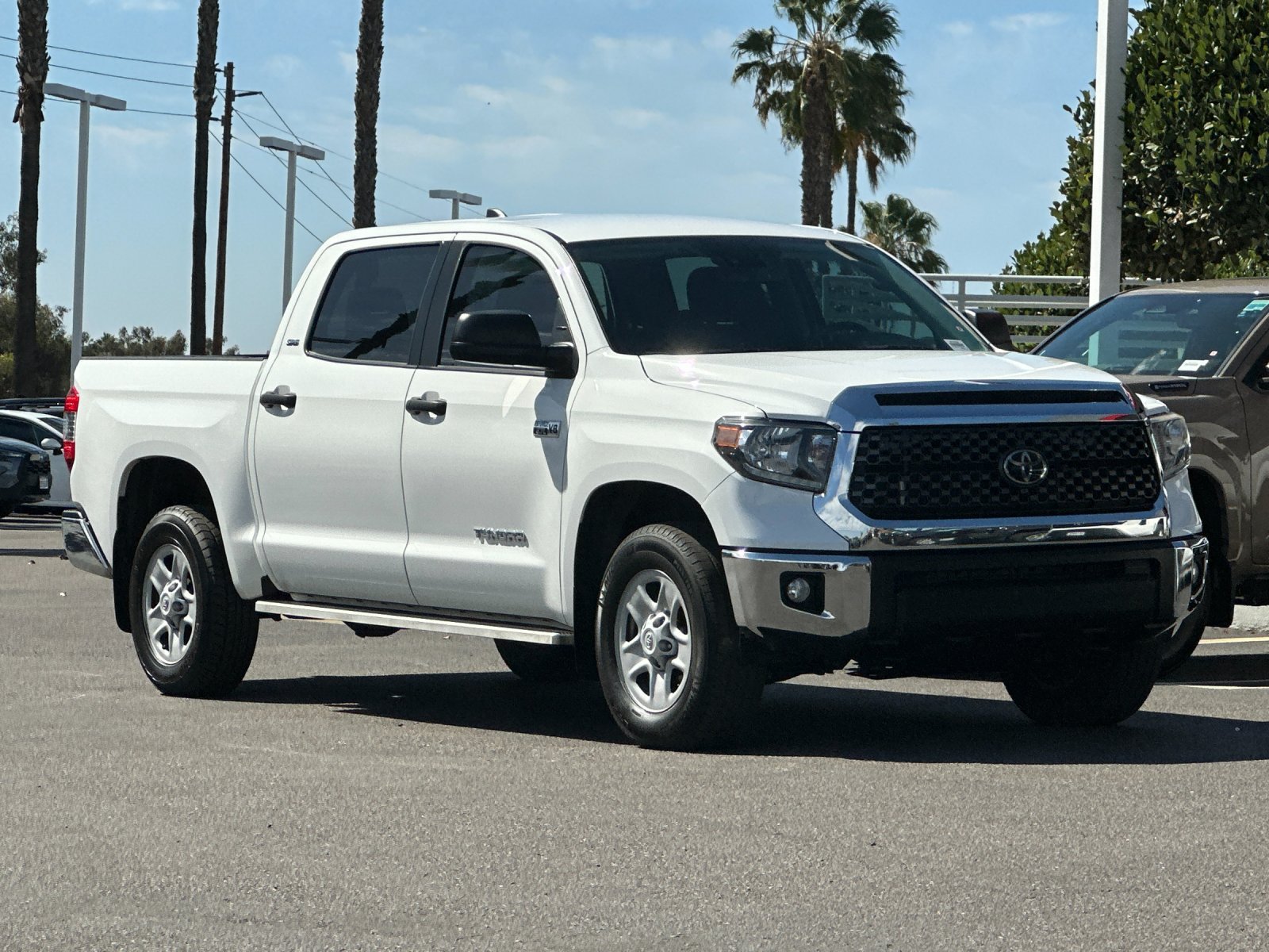 Used 2021 Toyota Tundra SR5 w/ SR5 Upgrade Package AWD/4WD image 8