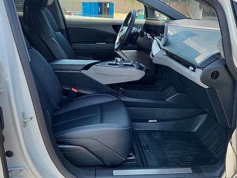 Certified 2025 Cadillac Optiq Luxury 2 w/ LPO, Floor Liner Package AWD/4WD image 10